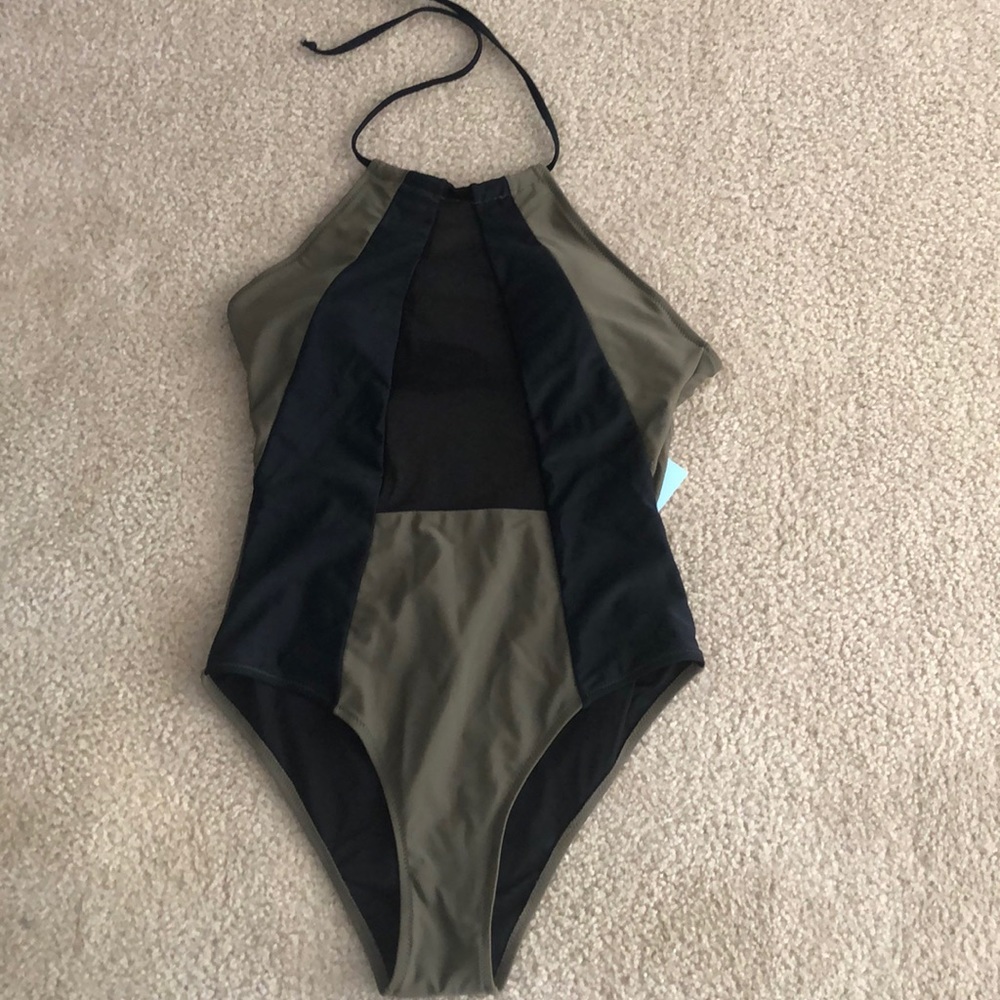 One piece swim suit